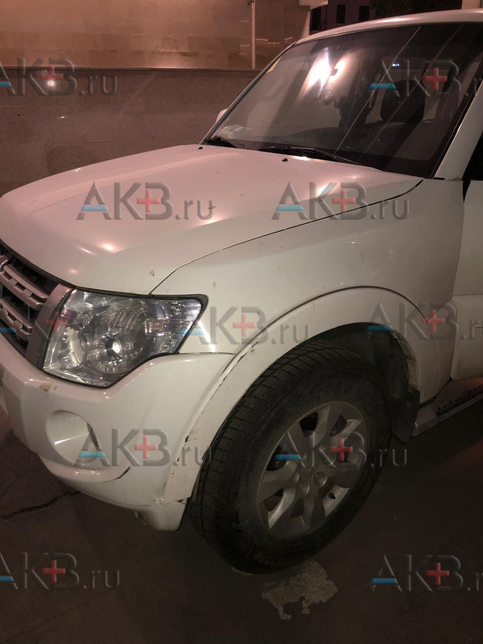 Замена аккумулятора на Mitsubishi Pajero IV Рестайлинг 1 2011 - 2014 3.0 (178 л.с.)