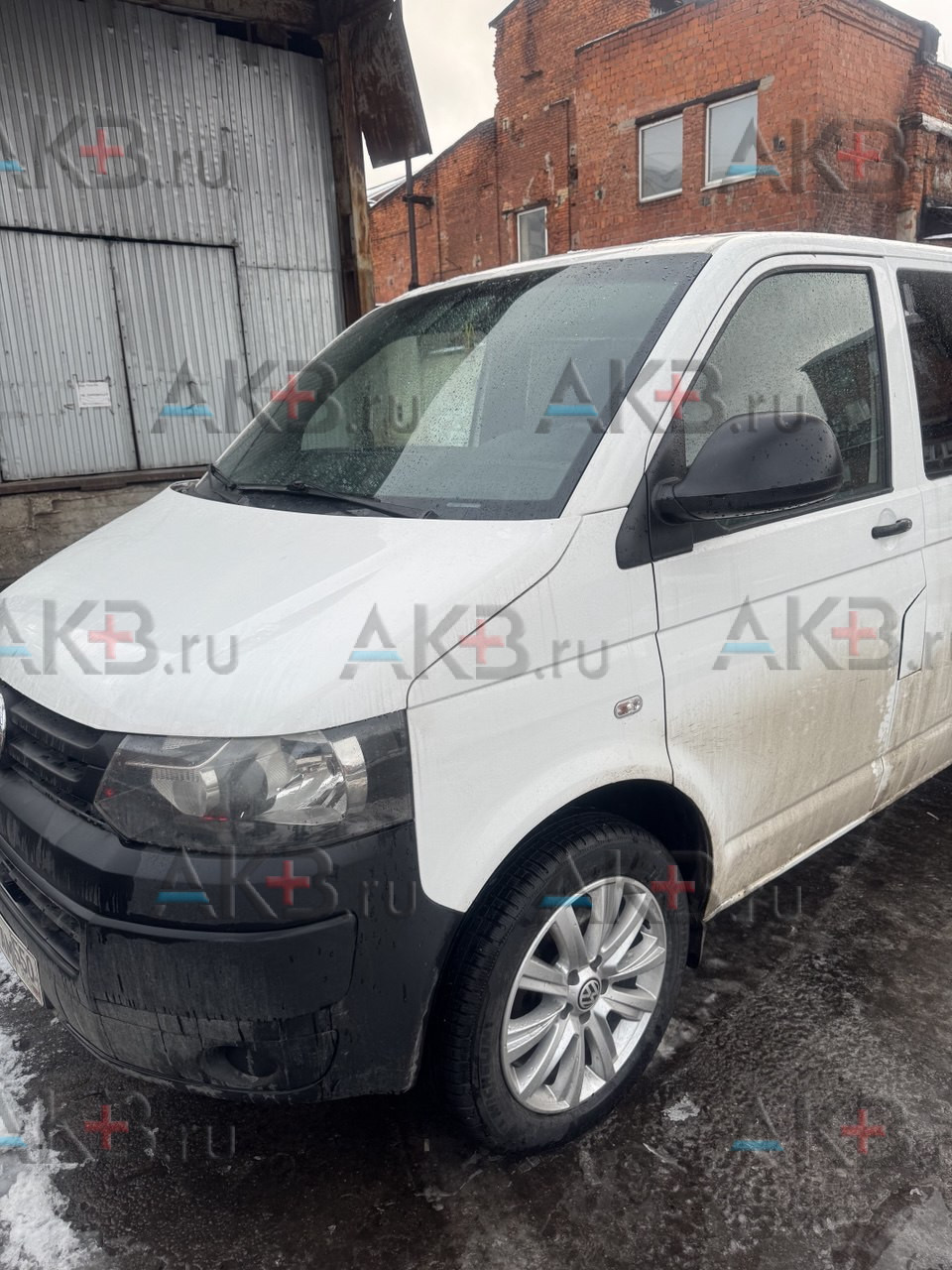 Замена аккумулятора на Volkswagen Transporter T5 Рестайлинг 2009 - 2015 2.0d (84 л.с.)