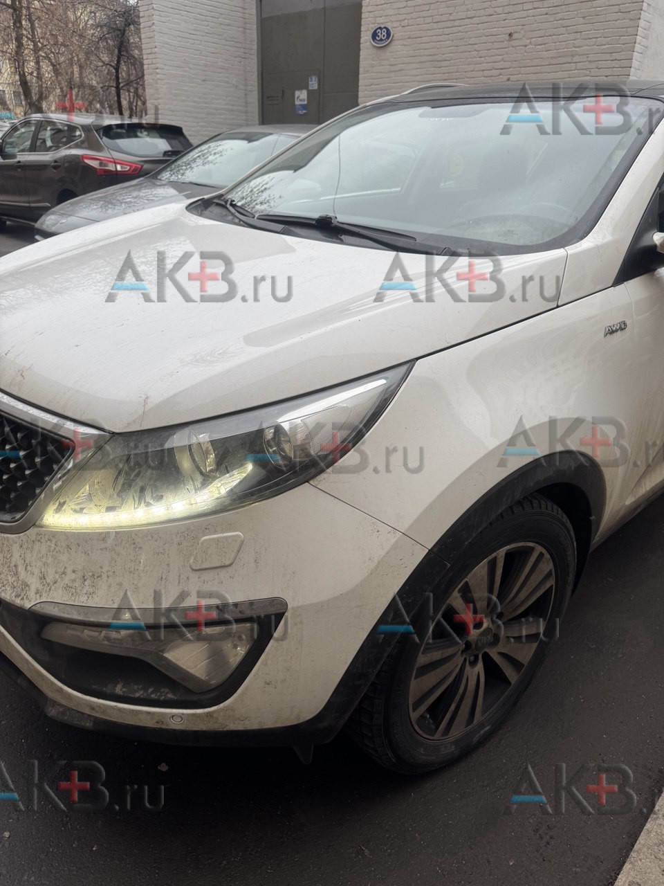 Замена аккумулятора на Kia Sportage III Рестайлинг 2014 – 2016 2.0d (136 л.с.)
