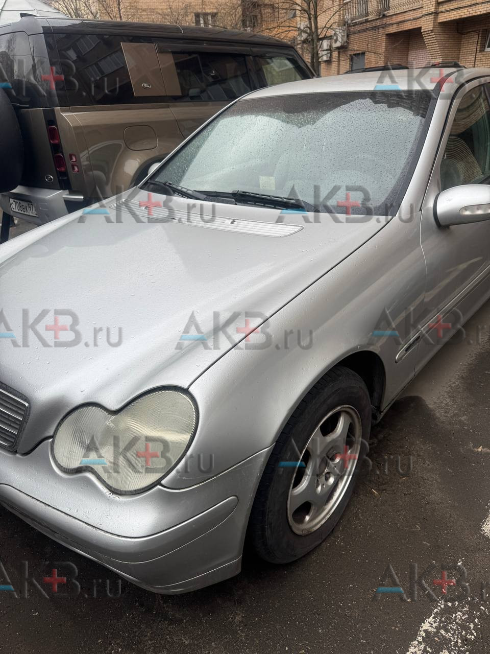 Замена аккумулятора на Mercedes-Benz C-klasse II (W203) 2000 - 2004 200 2.0 (163 л.с.)