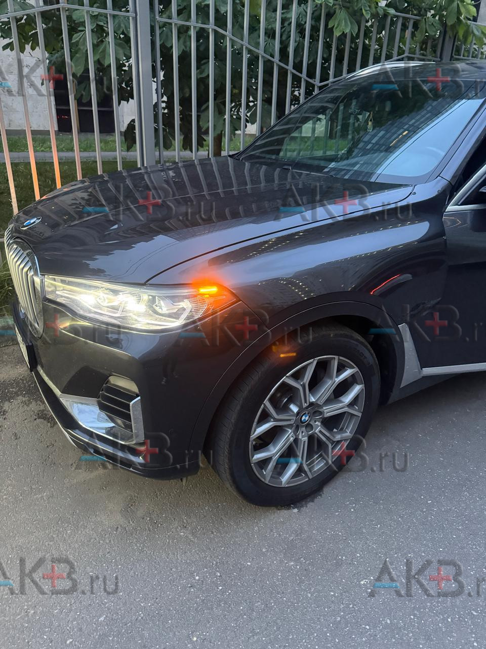 Замена аккумулятора на BMW X7 I (G07) 2018 - 2022 3.0 (340 л.с.) xDrive40i