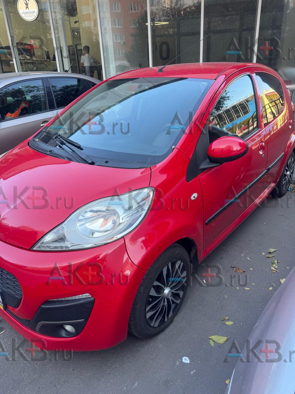 Замена аккумулятора на Peugeot 107 I 2005 - 2009 1.0 (68 л.с.)