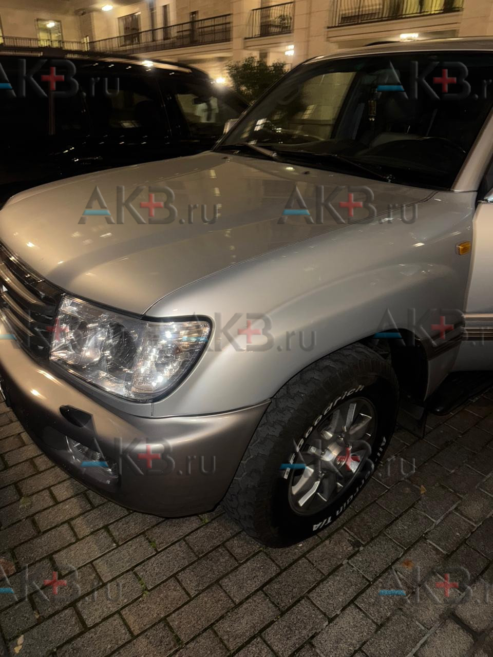 Замена аккумулятора на Toyota Land Cruiser 100 Series Рестайлинг 2 2005 - 2007 105 4.2d (131 л.с.)