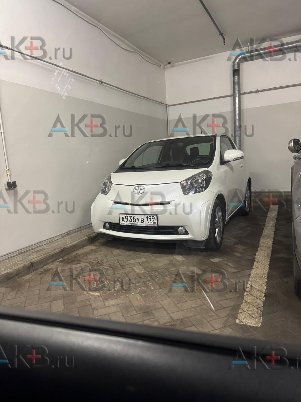 Замена аккумулятора на Toyota iQ 2007 – 2016 1.0 (68 л.с.)