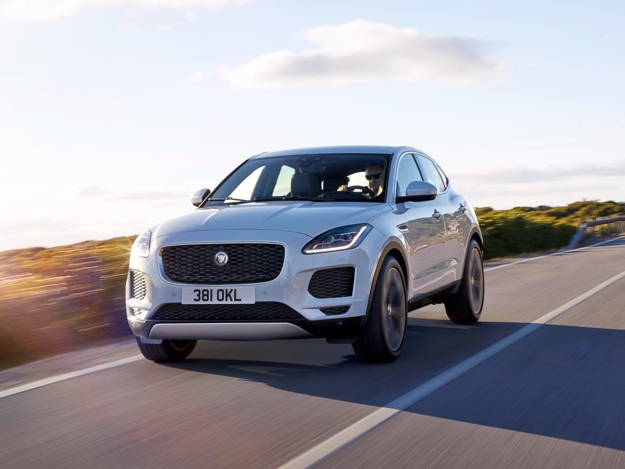 Jaguar E-Pace 2017 - н.в. 2.0d (150 л.с.)