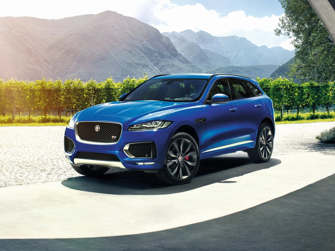 Jaguar F-Pace 2016 - н.в. 2.0d (180 л.с.)